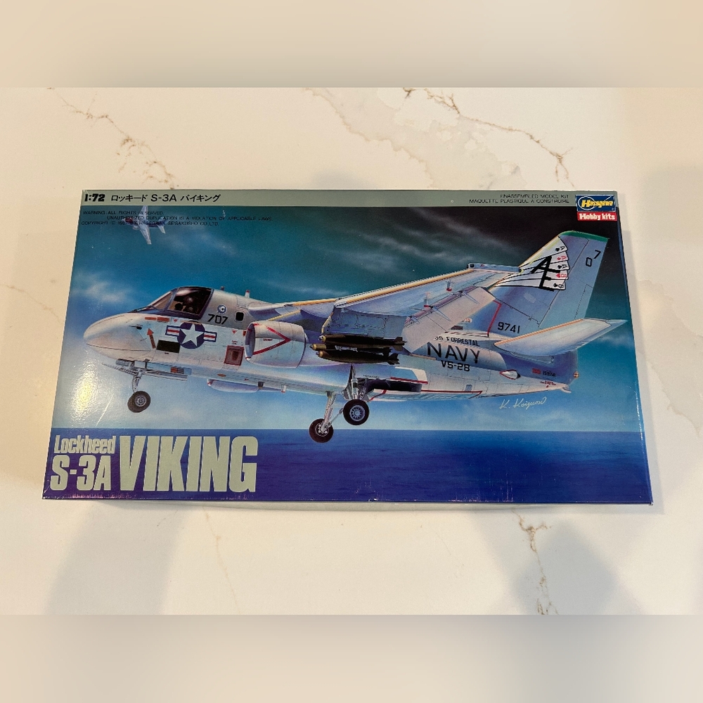 Lockheed S-3A Viking Model Kit - 1:72